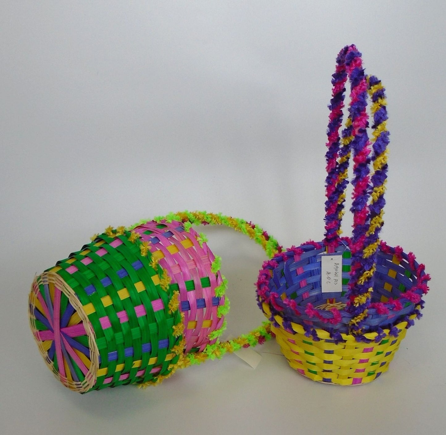 Bamboo Hand Made Basket (1592301118)